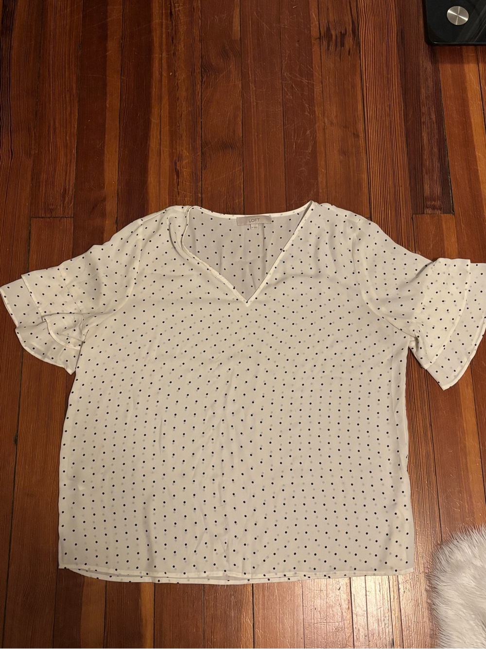 LOFT - Women's White V-Neck Short Sleeve Polka Dot Top